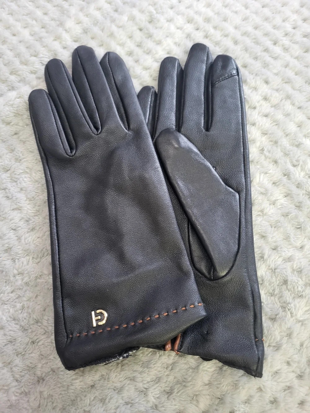 Cole Haan Black Leather Women’s Gloves with Gold Accent Size Large